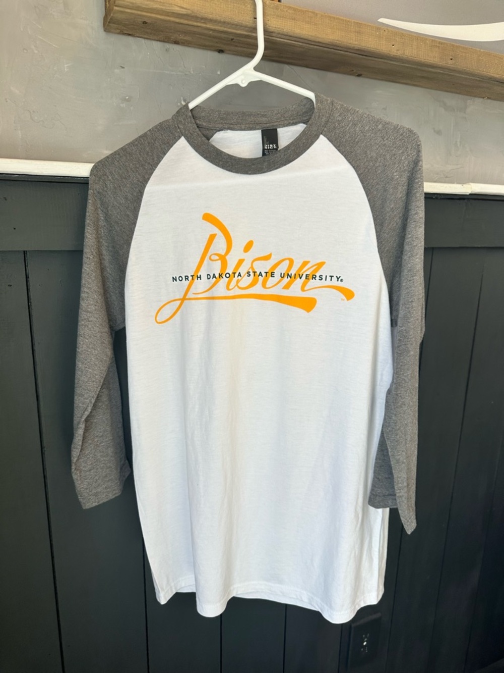 North Dakota State‎ University Bison Long Sleeve T Shirt sz Small